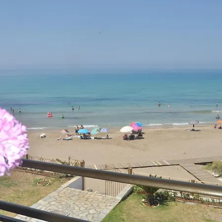 Beachfront Studio In Agios Gordios Beach *