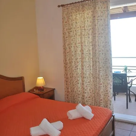 Beachfront Studio In Agios Gordios Beach